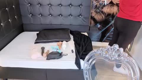 Bruja SCarlata online show from February 2026 12:33:02 AM