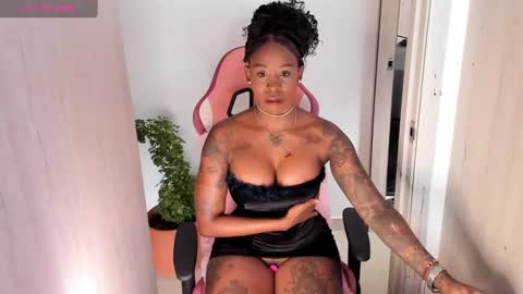 Snapshot of brunettklaryss chatting on February 2025 09:48:02 PM Brenda online show from February 2025 09:48:02 PM