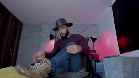 Andres Suarez online show from November 2025 11:46:02 AM