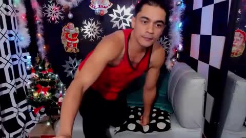 Snapshot of brunocuttie94 chatting on December 2024 05:11:01 PM Join my fan club here 150 tokens a month online show from December 2024 05:11:01 PM