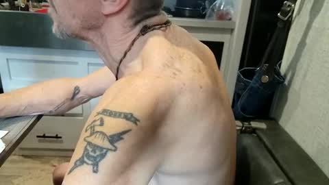 Steve... aka SkinnieDippin aka TimberTramp online show from November 2025 09:07:01 PM