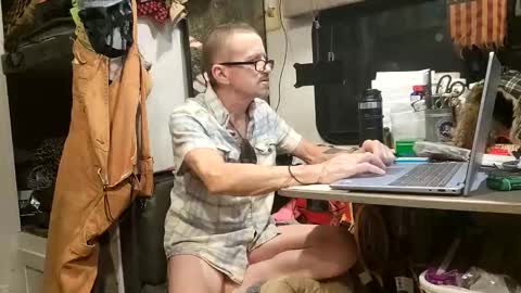 Steve... aka SkinnieDippin aka TimberTramp online show from March 2026 05:12:02 AM