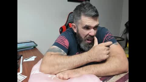 BRUTALMASTER1983 online show from October 2025 06:19:02 PM