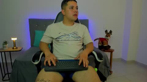 Snapshot of bry_hillx chatting on November 2025 01:35:02 PM Bry Hill online show from November 2025 01:35:02 PM