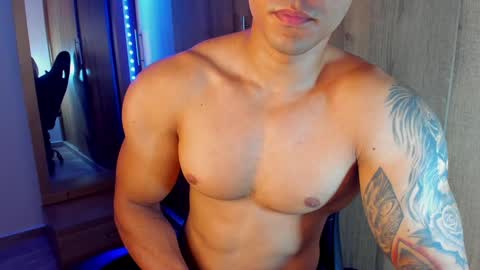 Snapshot of bryan_boy_ chatting on December 2024 05:21:02 PM bryan online show from December 2024 05:21:02 PM