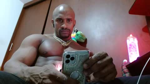 Snapshot of bryan_colen chatting on February 2025 11:21:02 PM Enjoy the best muscle straws online show from February 2025 11:21:02 PM