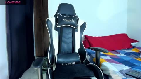 Snapshot of bryan_oficials chatting on September 2025 02:02:01 AM bryan_oficials online show from September 2025 02:02:01 AM