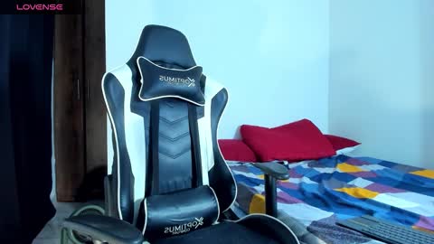 Snapshot of bryan_oficials chatting on September 2025 05:20:01 AM bryan_oficials online show from September 2025 05:20:01 AM