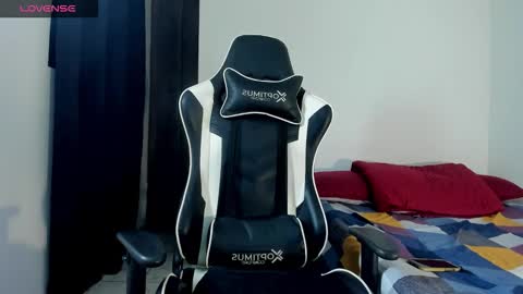 bryan_oficials online show from December 2025 05:35:01 AM