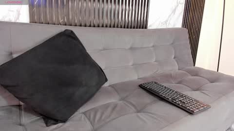 Bryxon  online show from December 2024 05:48:01 PM