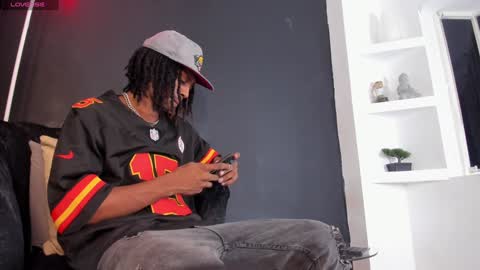 Bryxon  online show from December 2024 03:51:01 AM