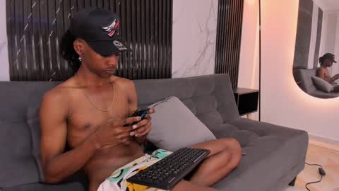 Bryxon  online show from December 2024 06:28:02 AM