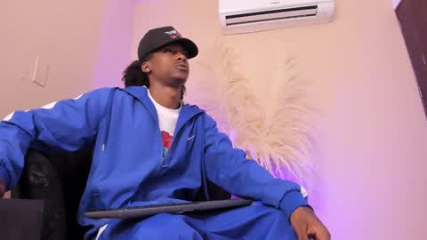 Bryxon  online show from February 2025 03:21:01 PM