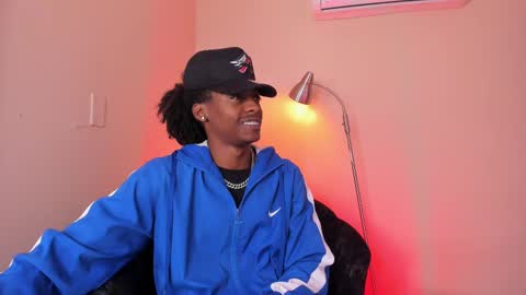 Bryxon  online show from February 2025 02:00:02 PM