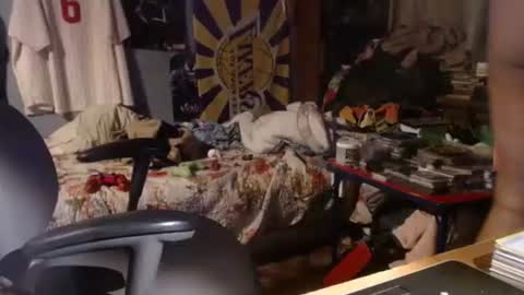 Snapshot of bubbasmalls chatting on February 2025 06:46:02 AM Bubba Smalls online show from February 2025 06:46:02 AM