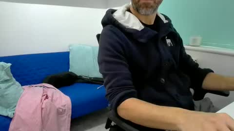 Snapshot of bubblebumdave chatting on December 2024 01:43:01 PM Bubblebum online show from December 2024 01:43:01 PM