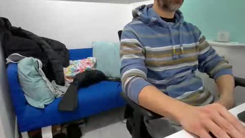 Snapshot of bubblebumdave chatting on February 2025 01:06:01 PM Bubblebum online show from February 2025 01:06:01 PM