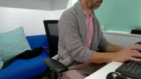 Snapshot of bubblebumdave chatting on September 2025 12:19:01 PM Bubblebum online show from September 2025 12:19:01 PM