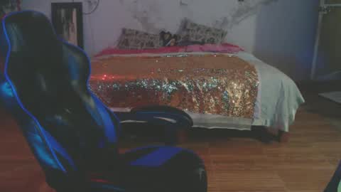 Isabella but call me isa  online show from December 2024 11:33:02 PM