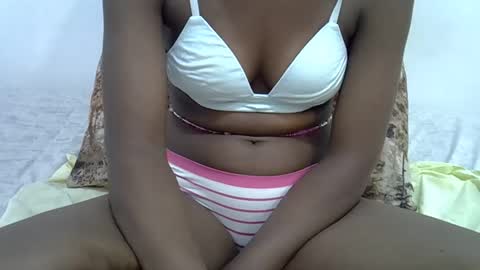 Snapshot of bubbly_ass247 chatting on November 2025 06:41:01 PM bubbly online show from November 2025 06:41:01 PM