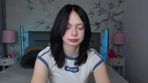 Leona online show from March 2026 10:50:01 PM