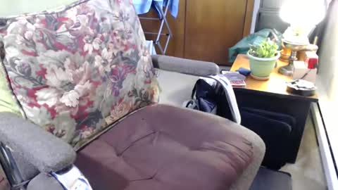 Snapshot of bucksalls chatting on December 2024 05:03:01 PM Slim online show from December 2024 05:03:01 PM