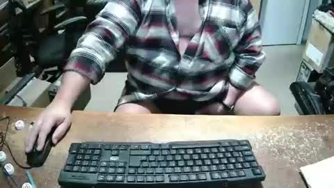 Bucku2 online show from November 2025 01:36:01 PM