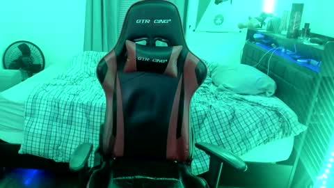 buffsexyman24 online show from February 2025 02:37:02 AM