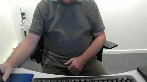 Snapshot of buggemann chatting on September 2025 03:08:01 AM buggemann online show from September 2025 03:08:01 AM