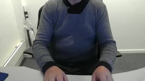 Snapshot of buggemann chatting on October 2025 03:06:01 AM buggemann online show from October 2025 03:06:01 AM