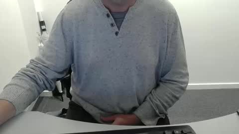 Snapshot of buggemann chatting on October 2025 02:45:01 AM buggemann online show from October 2025 02:45:01 AM