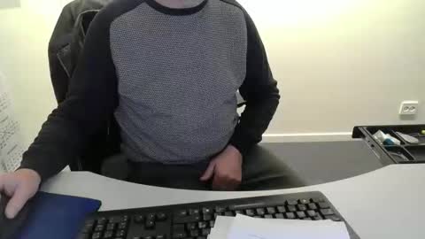 Snapshot of buggemann chatting on November 2025 04:22:01 AM buggemann online show from November 2025 04:22:01 AM