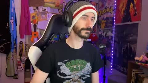 Snapshot of builtthispool chatting on December 2025 04:40:01 AM Built This Pool online show from December 2025 04:40:01 AM