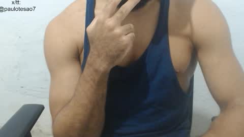 Snapshot of buldgeinboxer chatting on December 2025 12:37:02 AM buldgeinboxer online show from December 2025 12:37:02 AM