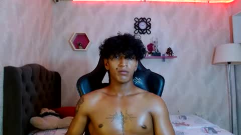 Snapshot of bull_cam chatting on October 2025 06:41:02 PM bull_cam online show from October 2025 06:41:02 PM