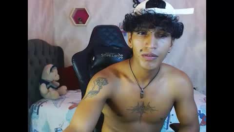 Snapshot of bull_cam chatting on October 2025 04:41:01 PM bull_cam online show from October 2025 04:41:01 PM