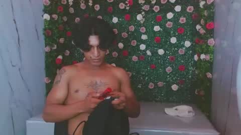 Snapshot of bull_cam chatting on November 2025 08:19:01 PM bull_cam online show from November 2025 08:19:01 PM