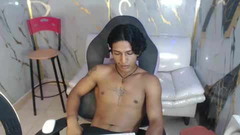 Snapshot of bull_cam chatting on November 2025 05:04:02 PM bull_cam online show from November 2025 05:04:02 PM