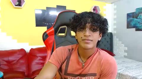 Snapshot of bull_cam chatting on November 2025 01:25:02 PM bull_cam online show from November 2025 01:25:02 PM