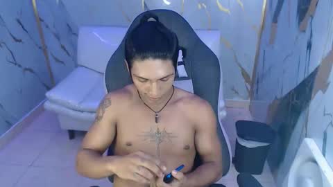 Snapshot of bull_cam chatting on December 2025 02:42:01 AM bull_cam online show from December 2025 02:42:01 AM