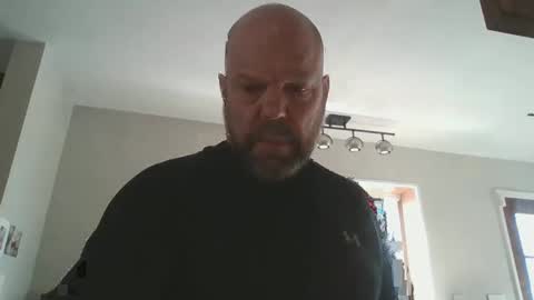 Snapshot of bulldog302w chatting on February 2025 06:38:01 PM bulldog302w online show from February 2025 06:38:01 PM