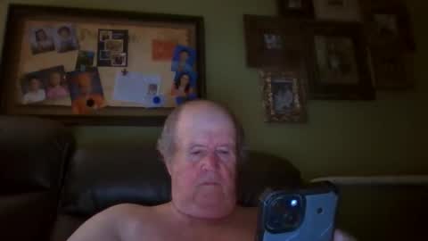 Snapshot of bullfrogg5050 chatting on October 2025 10:26:01 AM bullfrogg5050 online show from October 2025 10:26:01 AM