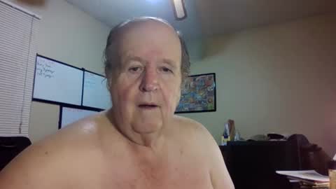 Snapshot of bullfrogg5050 chatting on October 2025 01:01:02 PM bullfrogg5050 online show from October 2025 01:01:02 PM