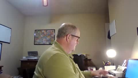 Snapshot of bullfrogg5050 chatting on December 2025 06:39:01 PM bullfrogg5050 online show from December 2025 06:39:01 PM