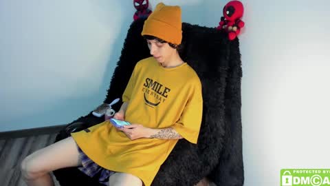 Snapshot of bumblubee chatting on December 2024 12:57:02 AM Tonny online show from December 2024 12:57:02 AM