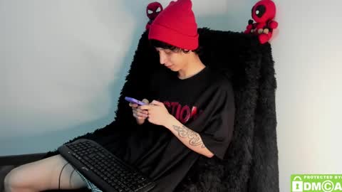 Snapshot of bumblubee chatting on December 2024 07:06:02 AM Tonny online show from December 2024 07:06:02 AM