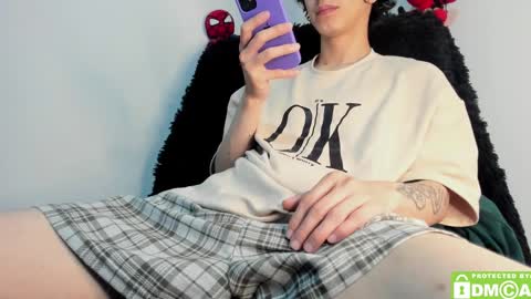 Snapshot of bumblubee chatting on January 2025 04:01:02 AM Tonny online show from January 2025 04:01:02 AM