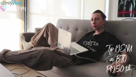 Snapshot of bumbum_kalibum chatting on September 2025 04:07:01 PM Ivan online show from September 2025 04:07:01 PM