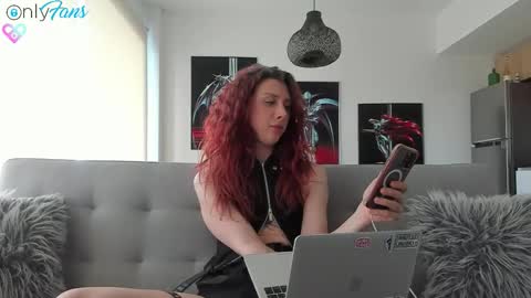 Snapshot of bumbum_kalibum chatting on October 2025 04:24:02 PM Ivan online show from October 2025 04:24:02 PM