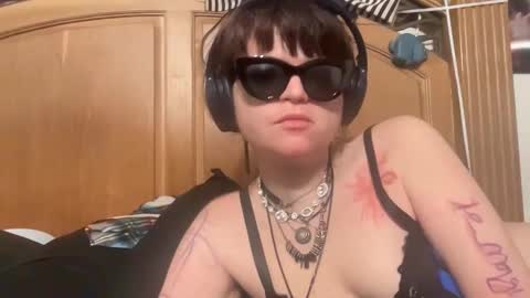 Snapshot of bunbunninjaz chatting on January 2025 10:24:02 AM bunbunninjaz online show from January 2025 10:24:02 AM